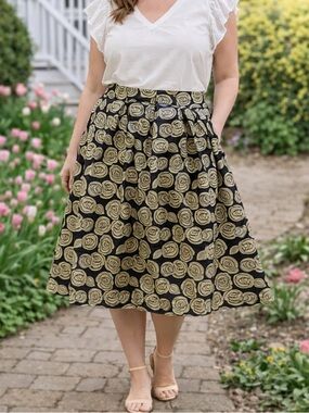 Floral Skirt • Size 14 • Black Gold Cream • WHO WHAT WEAR